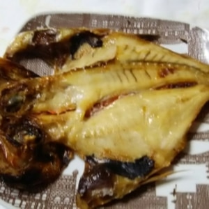 フライパンを汚さず冷凍魚を焼く方法